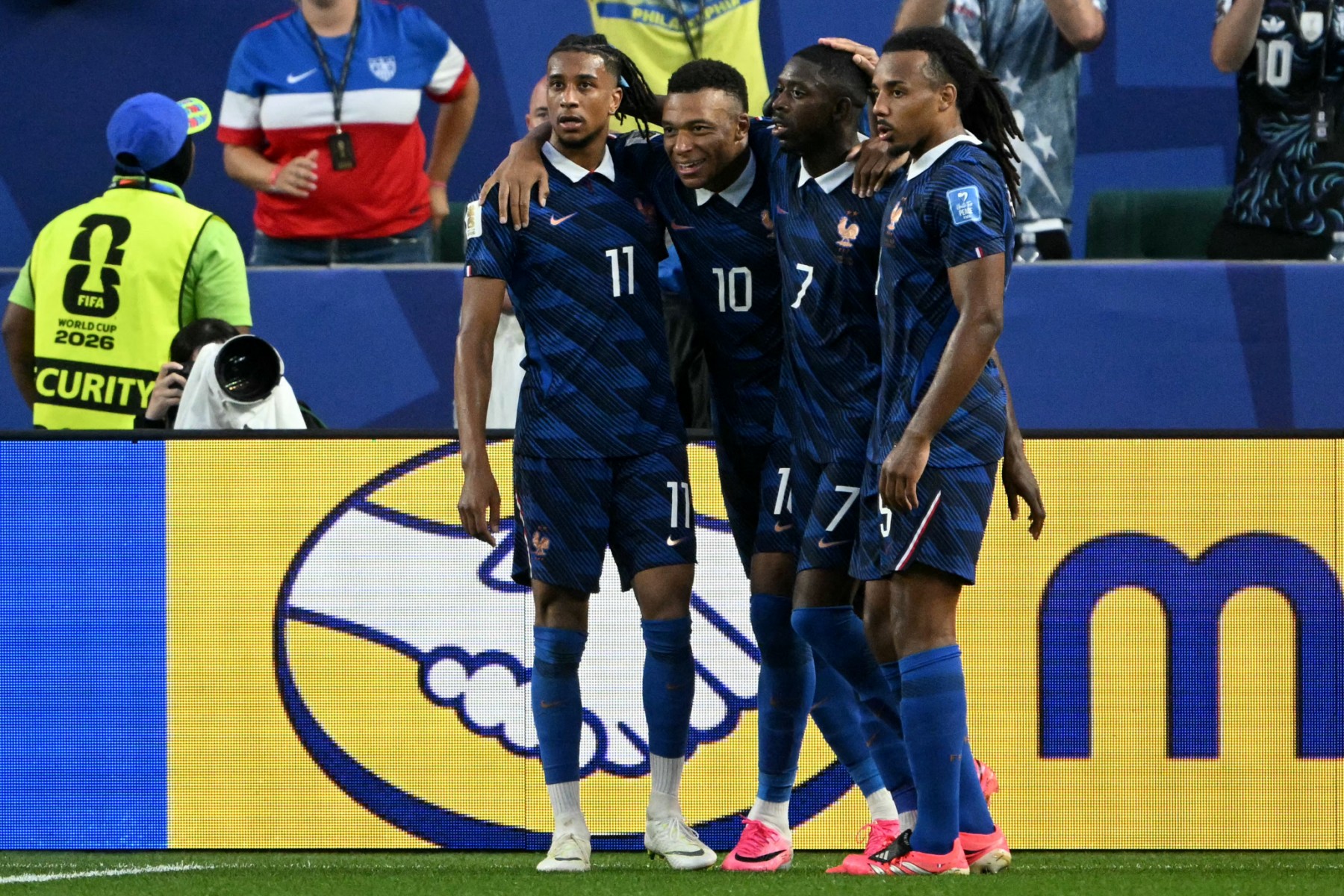 Mondial-2026: la France en position de force pour défier la Suède